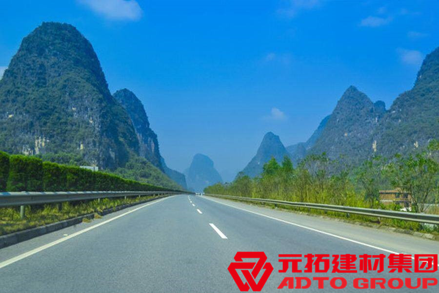 鄉(xiāng)村公路護(hù)欄板如何安裝，有哪些注意事項(xiàng)？