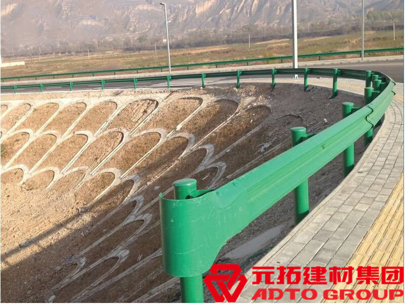 洛陽(yáng)波形護(hù)欄板價(jià)格是多少？