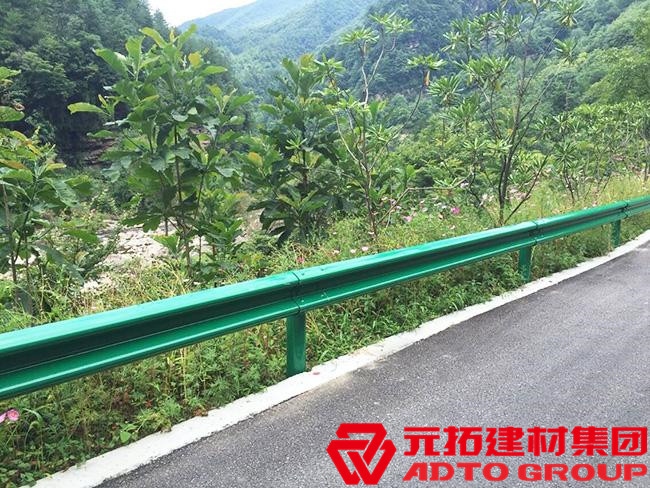 湖北鄉(xiāng)村公路護(hù)欄板報價是多少？