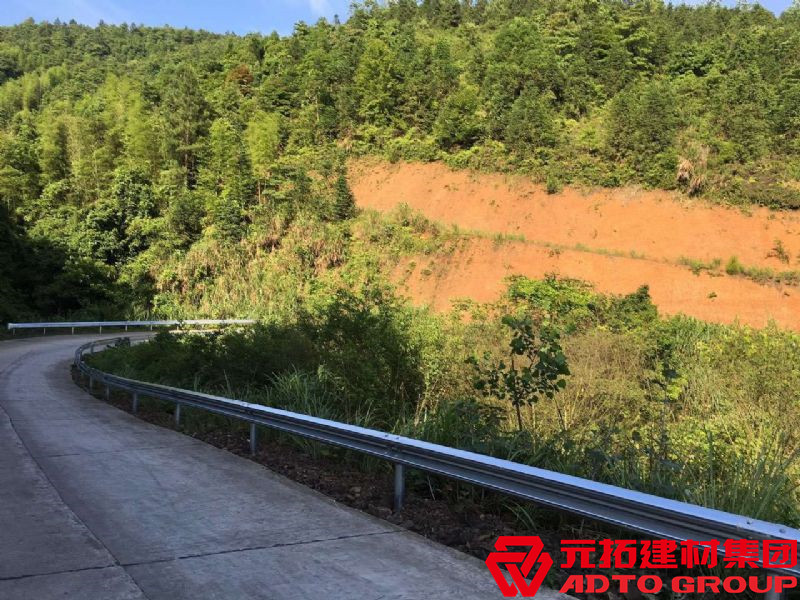 便宜的鄉(xiāng)村公路護(hù)欄板去哪里買？