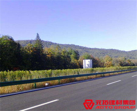 貴州高速公路護(hù)欄板廠家哪家好？