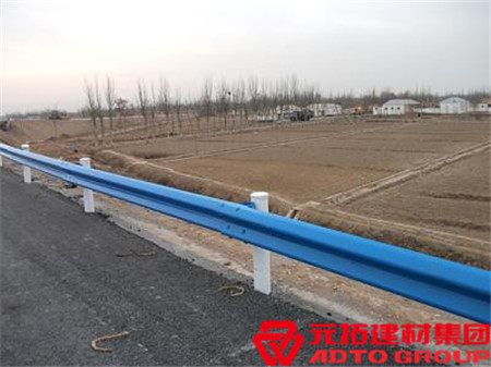 廣西優質高速公路護欄板多少錢一公里?