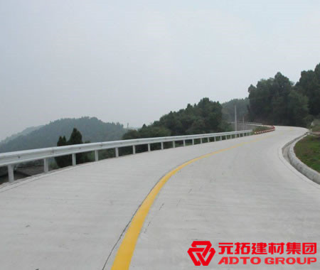 安徽高速公路護(hù)欄板的安全性能標(biāo)準(zhǔn)是什么？
