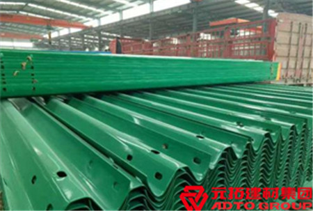湖北高速公路護(hù)欄板廠家選哪家？2019年護(hù)欄板價(jià)格