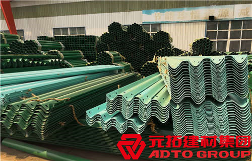重慶高速公路護(hù)欄板廠家怎么選？