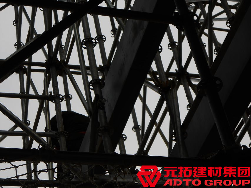 什么是盤(pán)扣式腳手架？與普通腳手架有什么不同？