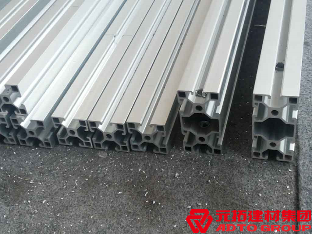 鋁型材廠家批發(fā)哪家好？工業(yè)鋁型材與門窗鋁型材有何區(qū)別？